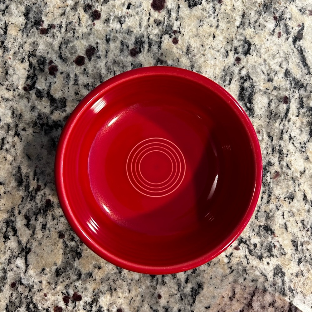 Small Fieataware bowl 14.25oz Scarlet